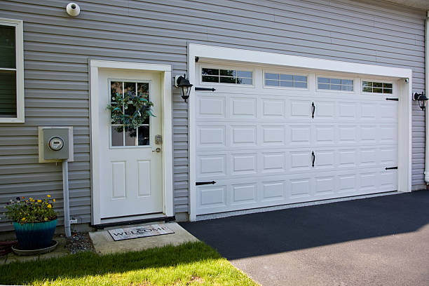 24/7 Emergency Garage Door Panel Replacement experts in Chardon, OH